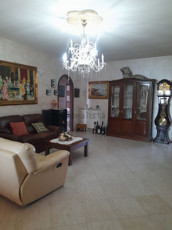 casa indipendente in vendita a Giugliano in Campania in zona Varcaturo