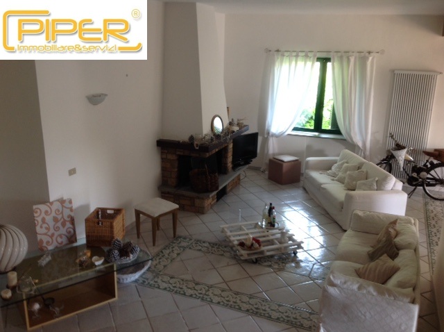casa indipendente in vendita a Giugliano in Campania in zona Licola