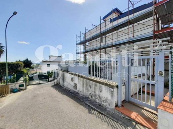 casa indipendente in vendita a Giugliano in Campania in zona Licola