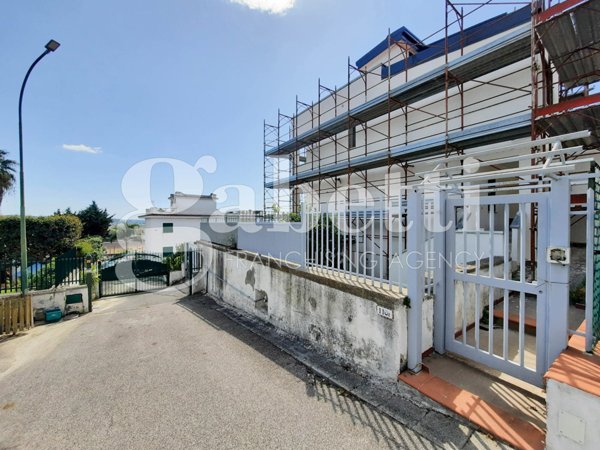 casa indipendente in vendita a Giugliano in Campania in zona Licola