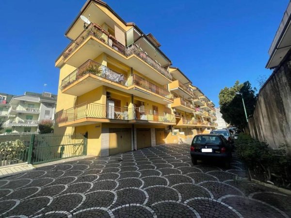 appartamento in vendita a Giugliano in Campania