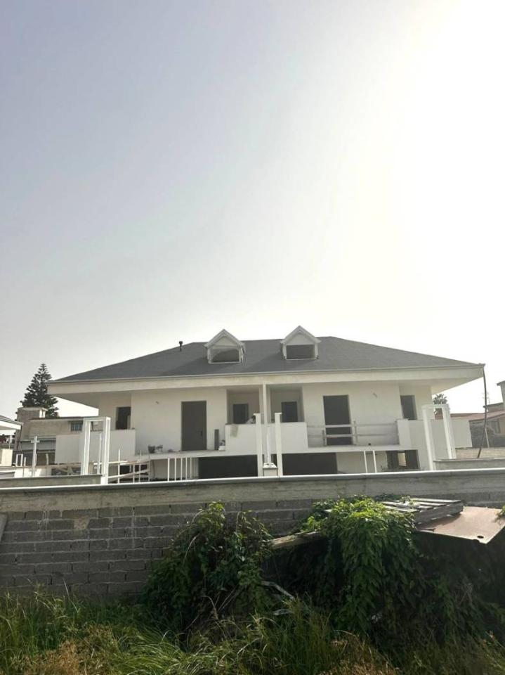 casa indipendente in vendita a Giugliano in Campania in zona Varcaturo
