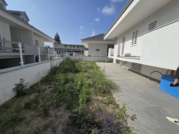 casa indipendente in vendita a Giugliano in Campania in zona Varcaturo