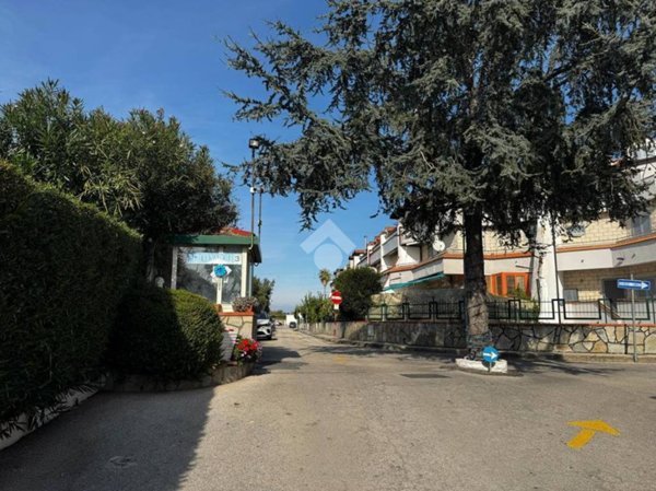 appartamento in vendita a Giugliano in Campania in zona Varcaturo