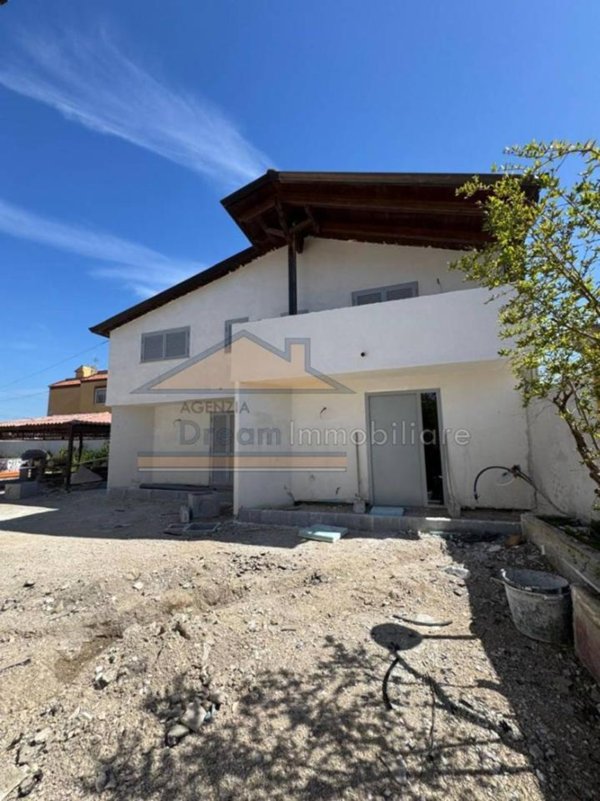 casa indipendente in vendita a Giugliano in Campania in zona Varcaturo