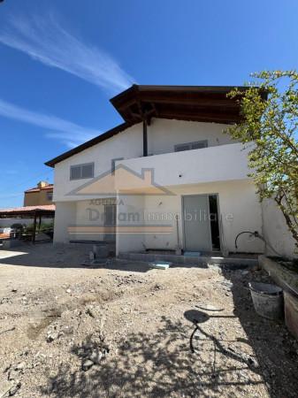 casa indipendente in vendita a Giugliano in Campania in zona Varcaturo