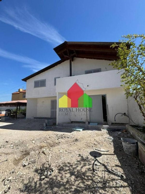 casa indipendente in vendita a Giugliano in Campania in zona Varcaturo