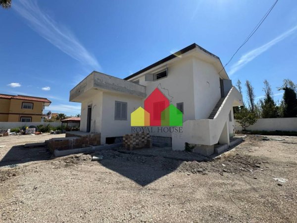 casa indipendente in vendita a Giugliano in Campania in zona Varcaturo