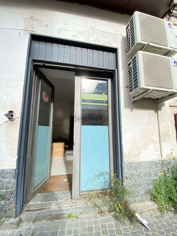 locale commerciale in vendita a Giugliano in Campania