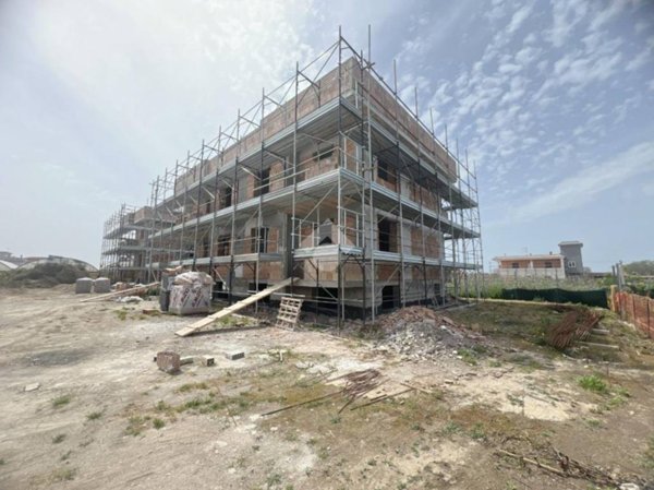 casa indipendente in vendita a Giugliano in Campania in zona Varcaturo