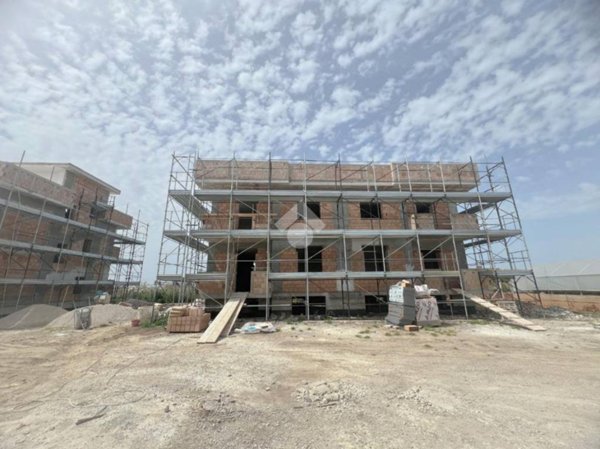 casa indipendente in vendita a Giugliano in Campania in zona Varcaturo