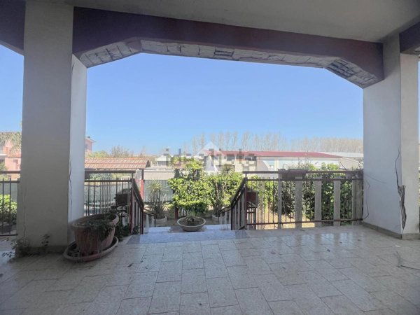 casa indipendente in vendita a Giugliano in Campania in zona Varcaturo