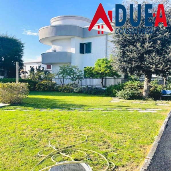 casa indipendente in vendita a Giugliano in Campania in zona Lago Patria