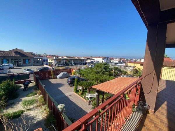 appartamento in vendita a Giugliano in Campania in zona Varcaturo