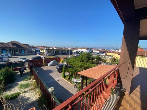 appartamento in vendita a Giugliano in Campania in zona Varcaturo