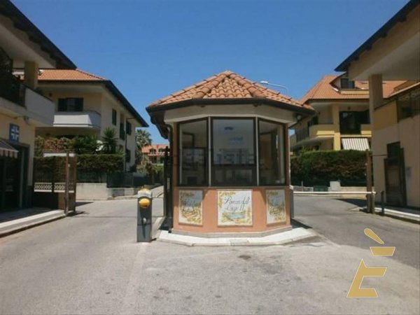 appartamento in vendita a Giugliano in Campania in zona Varcaturo