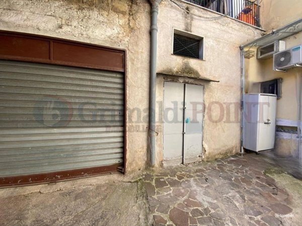 locale commerciale in vendita a Giugliano in Campania