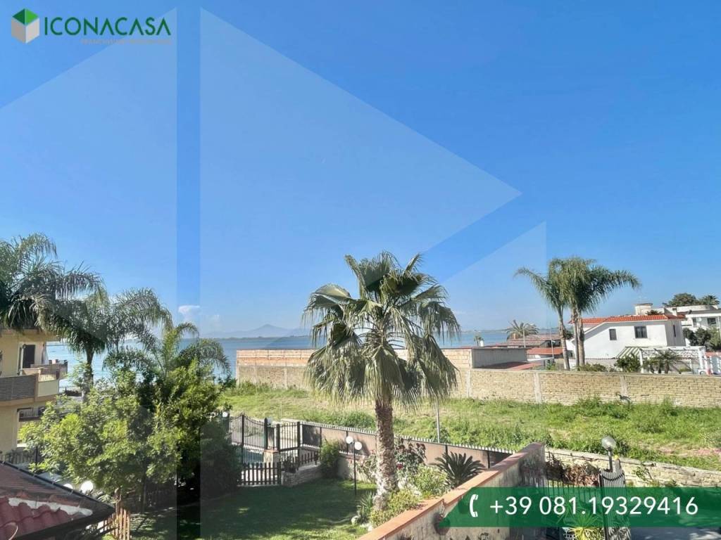 casa indipendente in vendita a Giugliano in Campania in zona Lago Patria