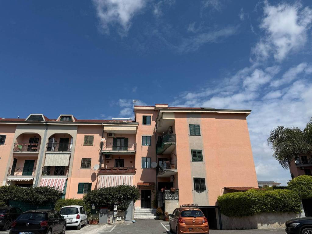 appartamento in vendita a Giugliano in Campania in zona Licola