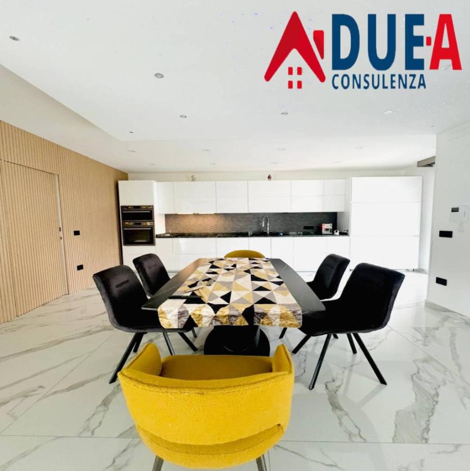 casa indipendente in vendita a Giugliano in Campania in zona Varcaturo