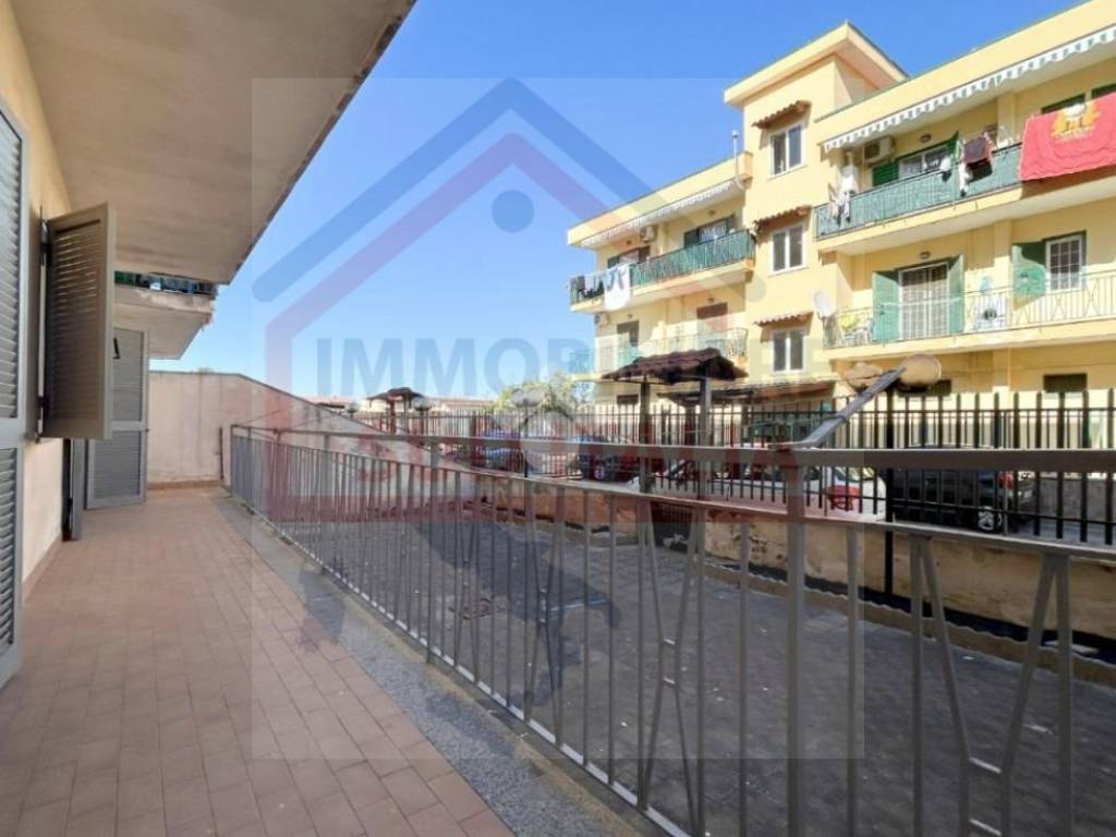 intera palazzina in vendita a Giugliano in Campania in zona Varcaturo