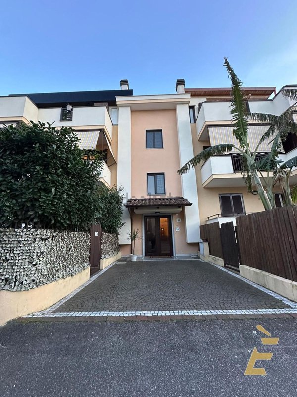 appartamento in vendita a Giugliano in Campania in zona Varcaturo
