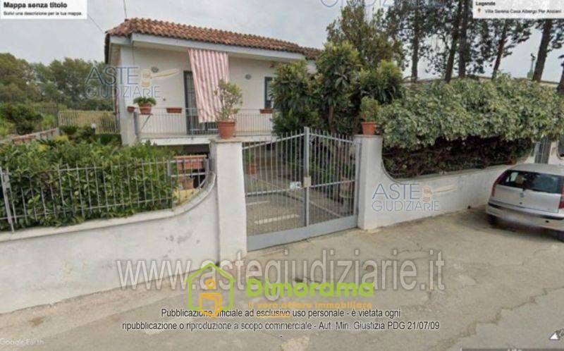 casa indipendente in vendita a Giugliano in Campania in zona Varcaturo