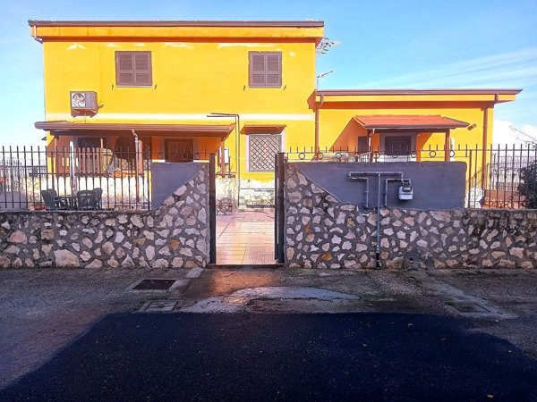 casa indipendente in vendita a Giugliano in Campania in zona Massariola / Amodio