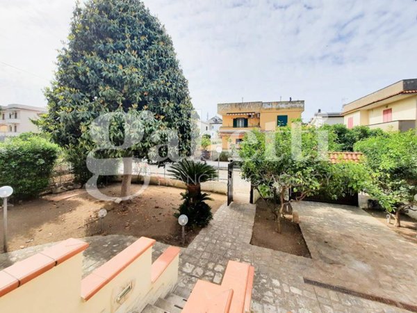 casa indipendente in vendita a Giugliano in Campania in zona Lago Patria