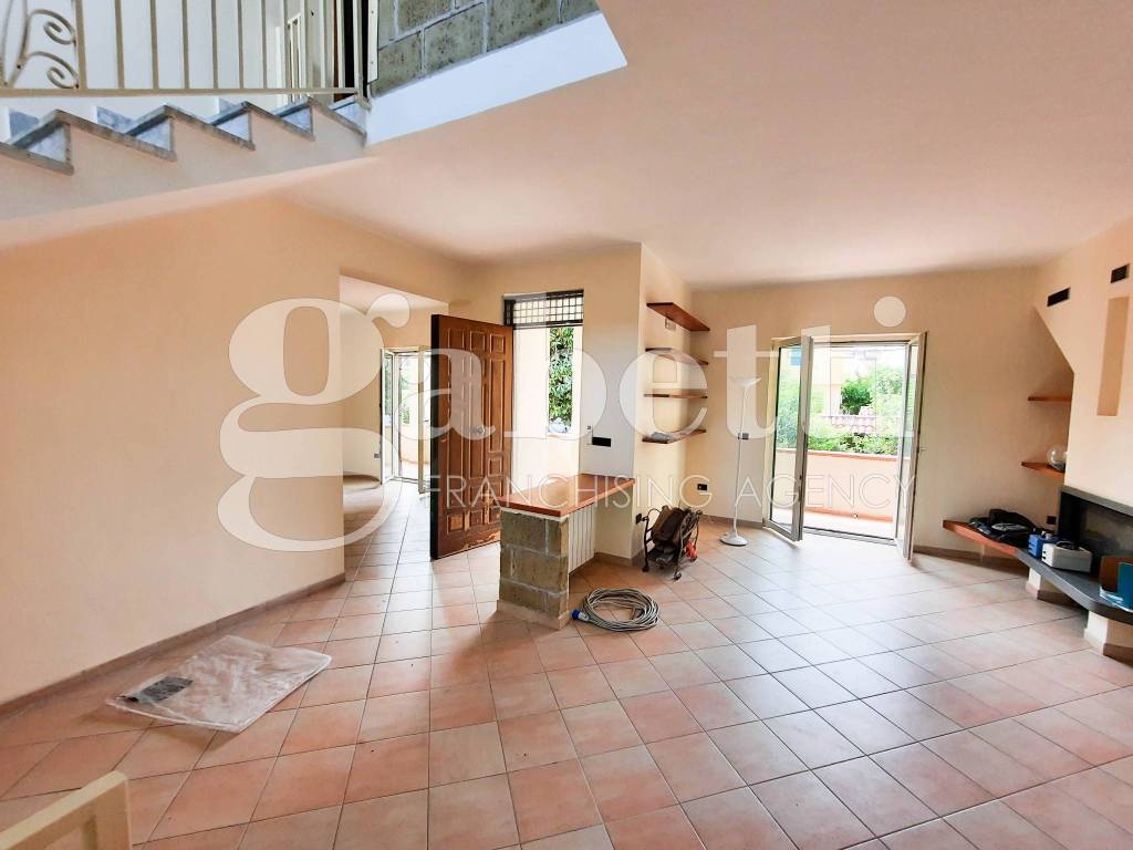 casa indipendente in vendita a Giugliano in Campania in zona Lago Patria