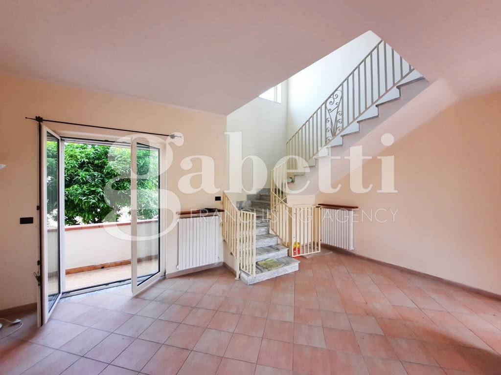 casa indipendente in vendita a Giugliano in Campania in zona Lago Patria