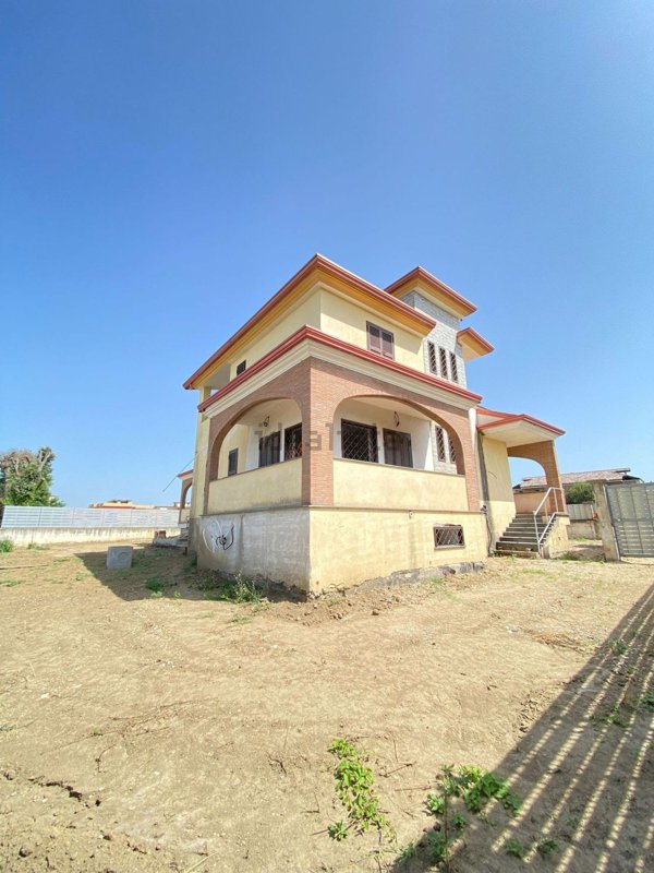 casa indipendente in vendita a Giugliano in Campania in zona Licola