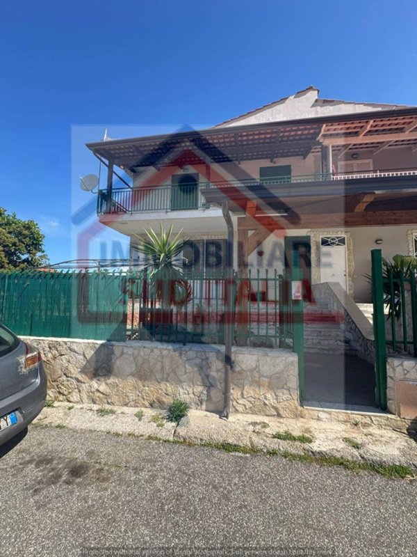 casa indipendente in vendita a Giugliano in Campania in zona Licola