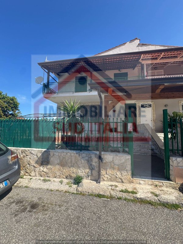 casa indipendente in vendita a Giugliano in Campania in zona Licola