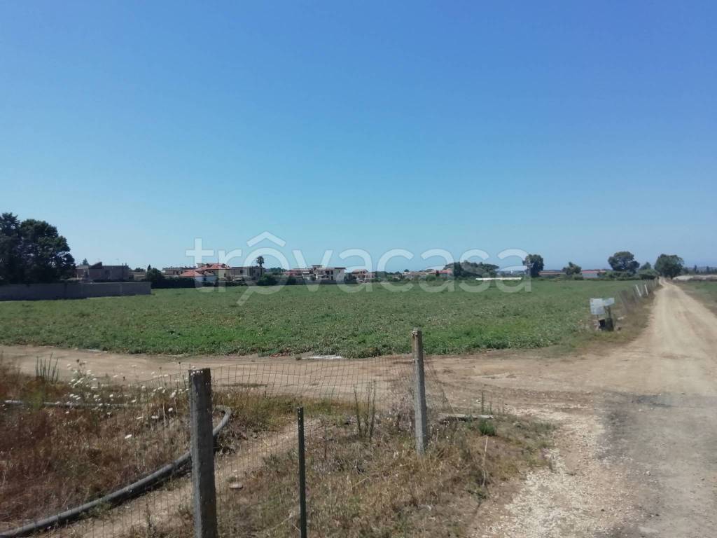 terreno agricolo in vendita a Giugliano in Campania in zona Varcaturo