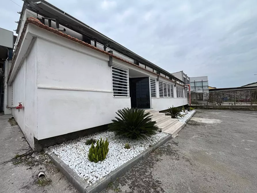 capannone in vendita a Giugliano in Campania in zona Lago Patria