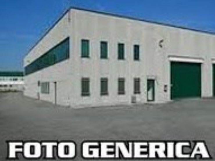 capannone in vendita a Giugliano in Campania in zona Lago Patria