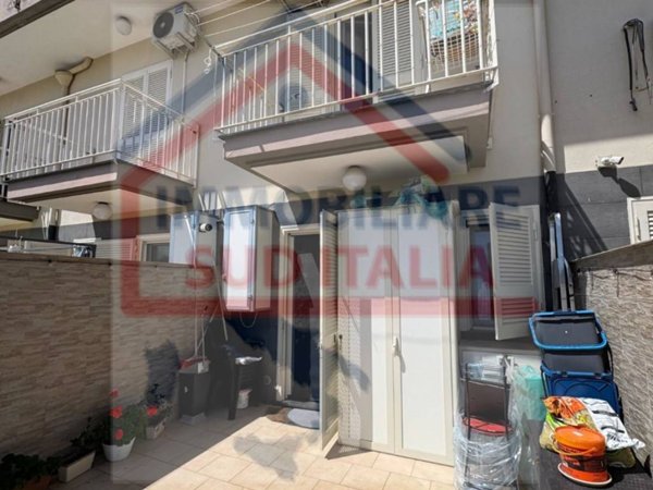 casa indipendente in vendita a Giugliano in Campania in zona Varcaturo