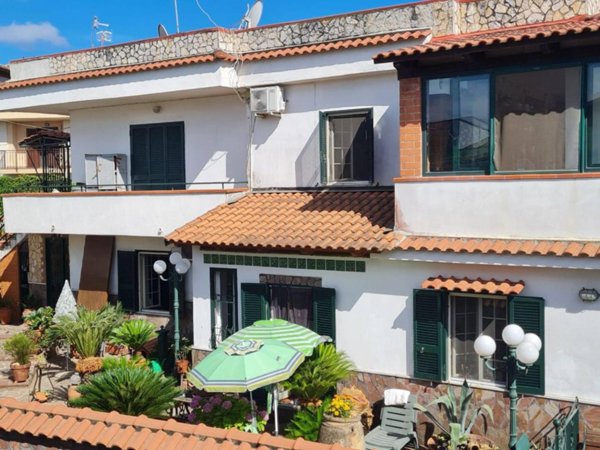 casa indipendente in vendita a Giugliano in Campania