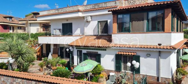 casa indipendente in vendita a Giugliano in Campania in zona Lago Patria