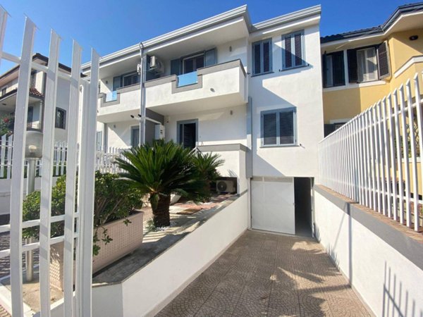 casa indipendente in vendita a Giugliano in Campania in zona Lago Patria