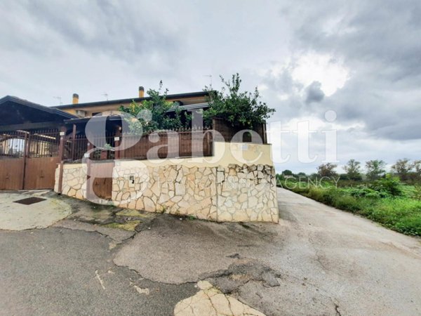 casa indipendente in vendita a Giugliano in Campania in zona Licola