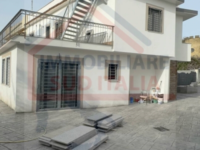 casa indipendente in vendita a Giugliano in Campania in zona Lago Patria
