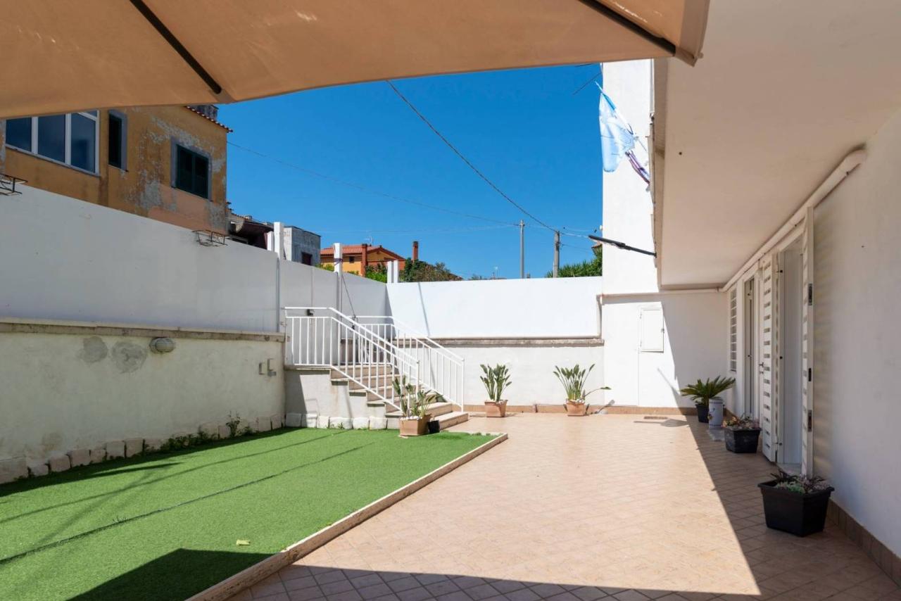 casa indipendente in vendita a Giugliano in Campania in zona Lago Patria