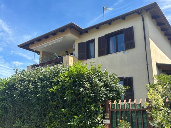 casa indipendente in vendita a Giugliano in Campania in zona Varcaturo