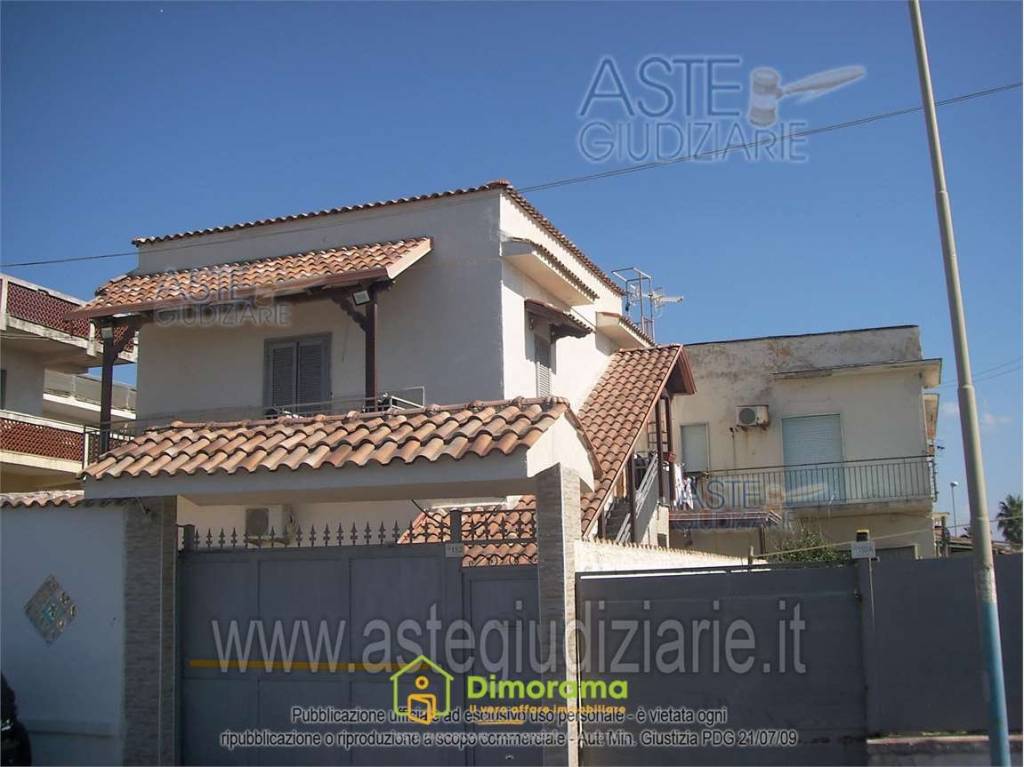 casa indipendente in vendita a Giugliano in Campania in zona Licola
