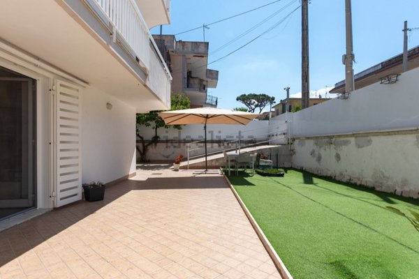 casa indipendente in vendita a Giugliano in Campania in zona Lago Patria
