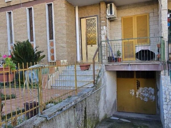 casa indipendente in vendita a Giugliano in Campania in zona Lago Patria