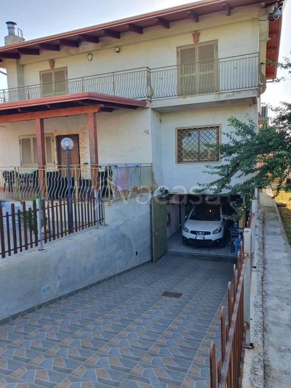 casa indipendente in vendita a Giugliano in Campania in zona Licola
