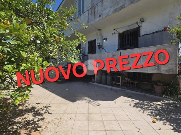 casa indipendente in vendita a Giugliano in Campania in zona Varcaturo